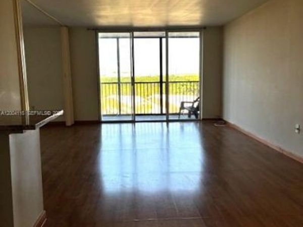 2500 NE 135th St , Unit B506, North Miami, FL 33181