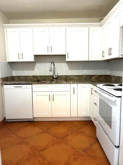 2500 NE 135th St , Unit B506, North Miami, FL 33181 Photo
