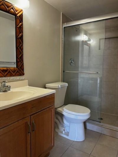 2500 NE 135th St , Unit B506, North Miami, FL 33181 Photo