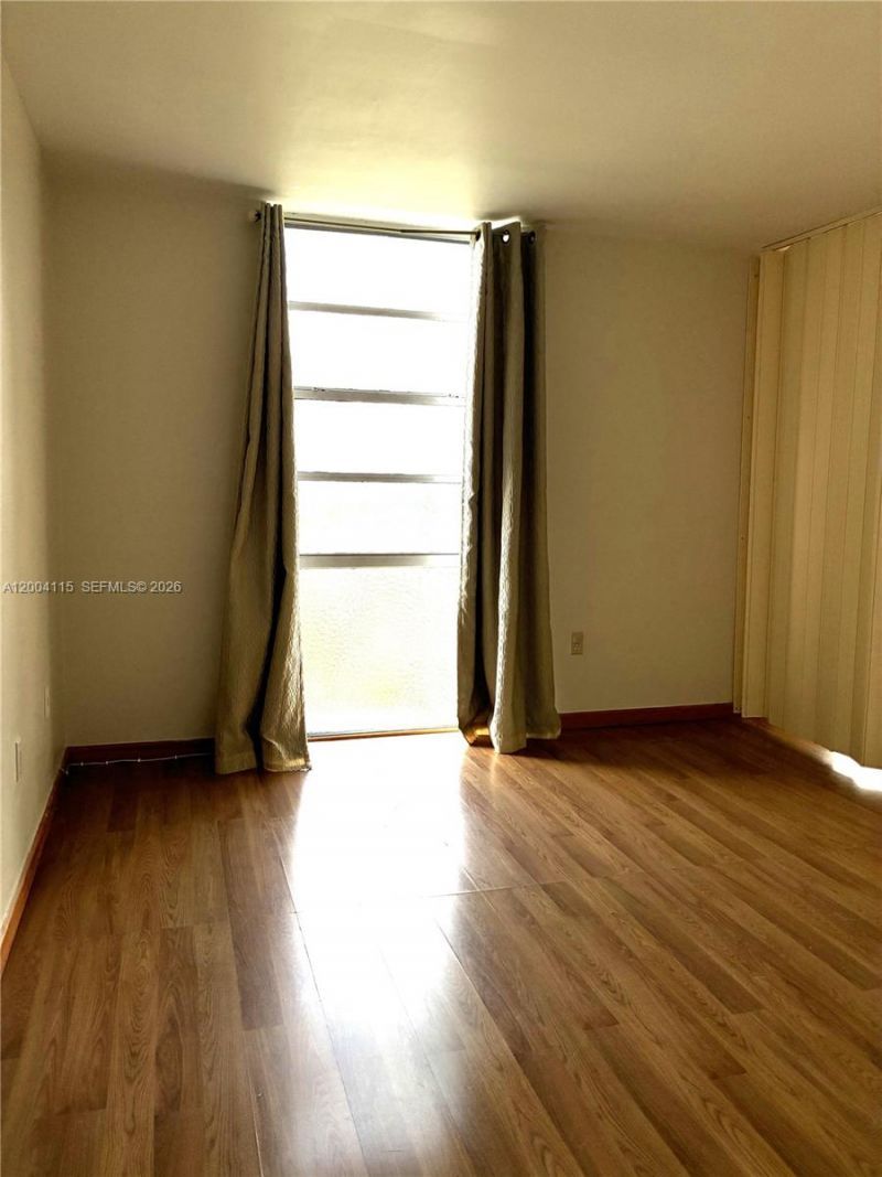 2500 NE 135th St , Unit B506, North Miami, FL 33181 Photo