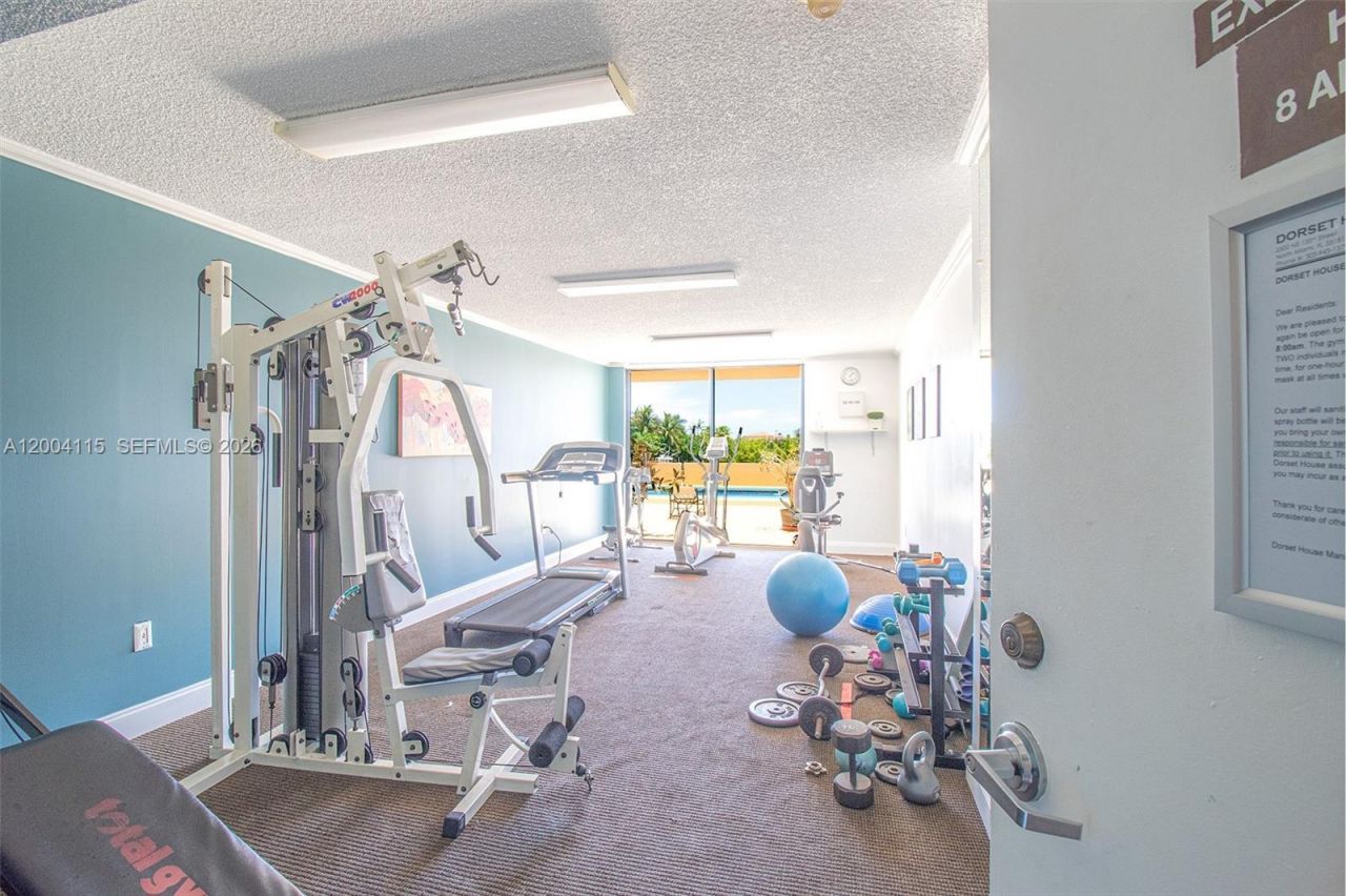 2500 NE 135th St , Unit B506, North Miami, FL 33181 Photo