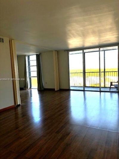 2500 NE 135th St , Unit B506, North Miami, FL 33181 Photo