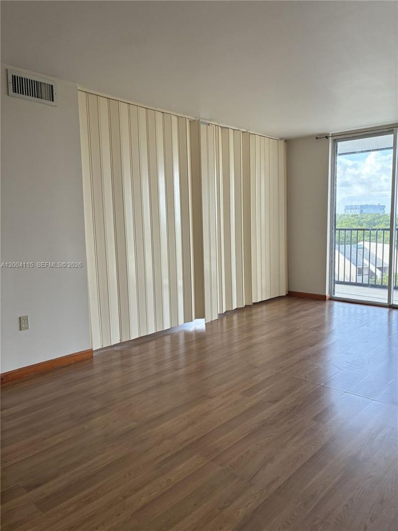 2500 NE 135th St , Unit B506, North Miami, FL 33181 Photo