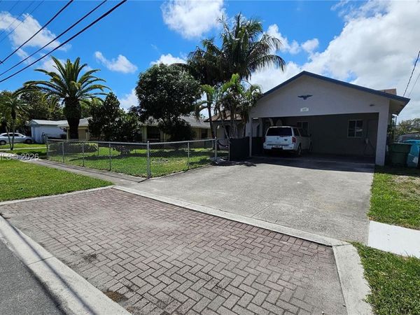 117 NW 11th Ave , Dania Beach, FL 33004