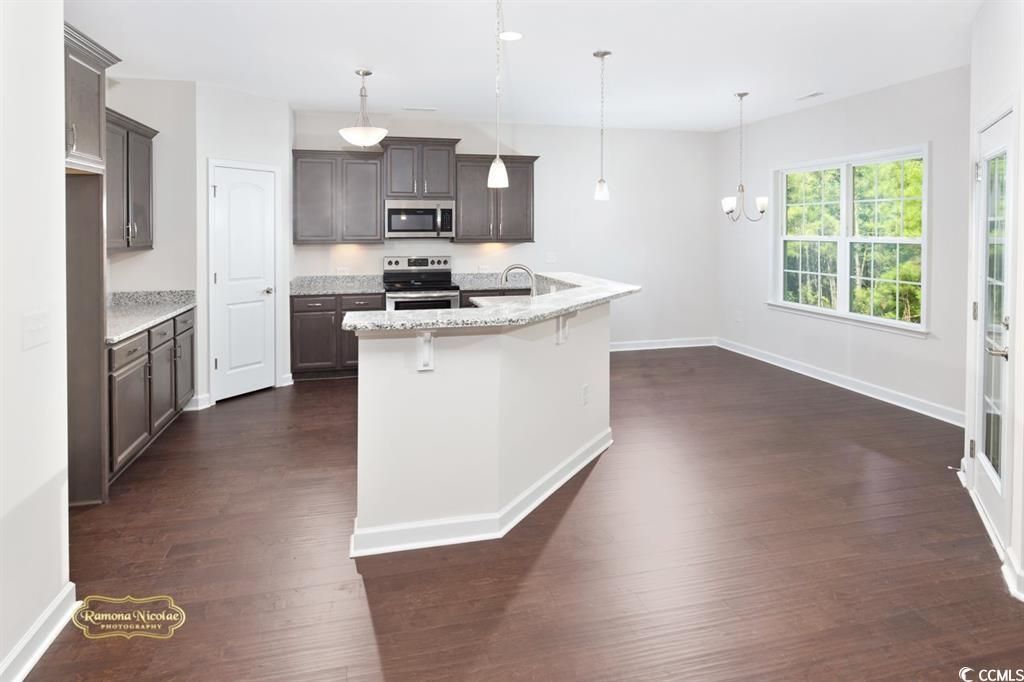 2792 Desert Rose St. Photo 6