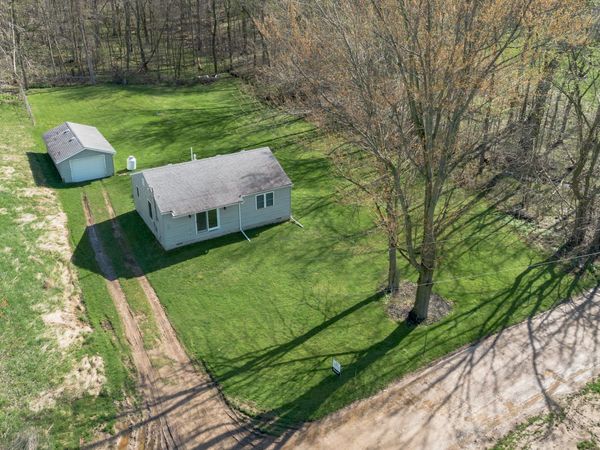 157 Peterson Drive, Gobles, MI 49055