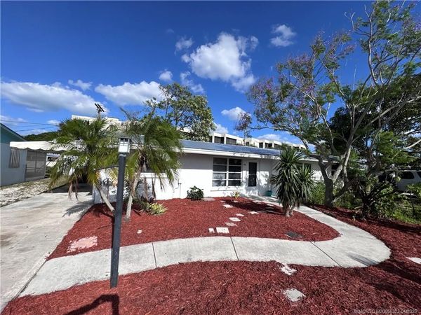 33 SE Sailfish Lane, Stuart, FL 34996