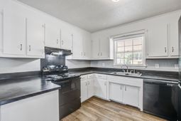 845 Hitching Post Road photo 4