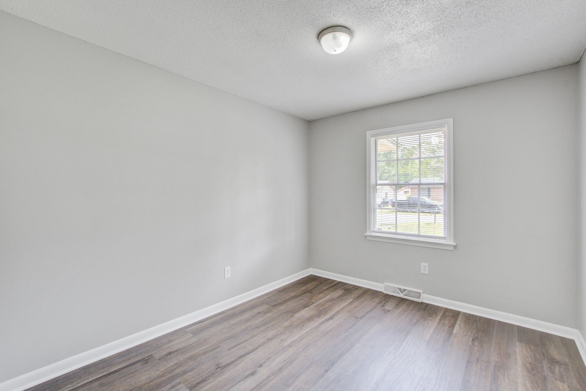 845 Hitching Post Road Photo 32