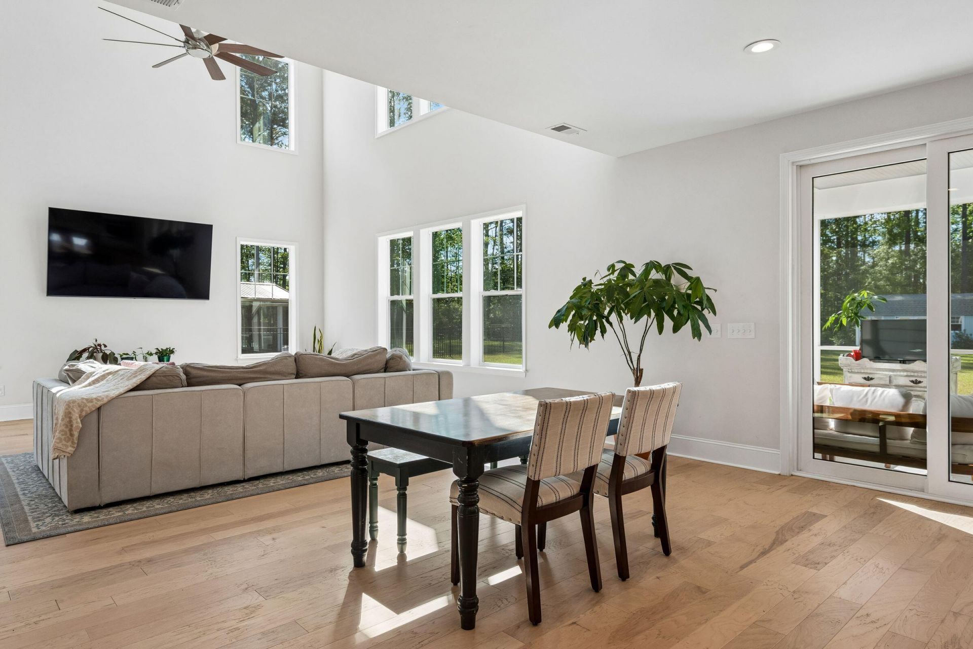 303 Theus Place Photo 11