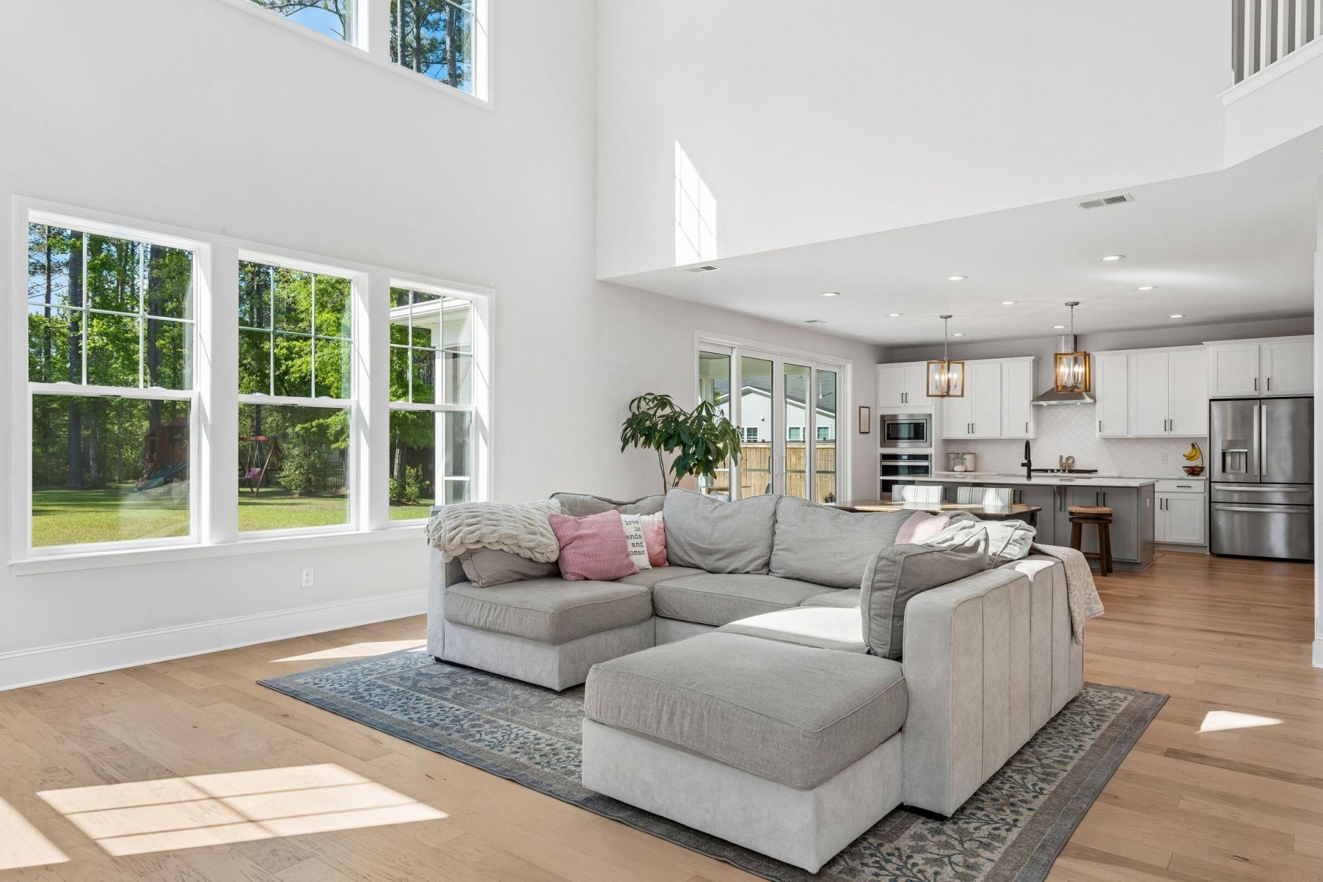 303 Theus Place Photo 12