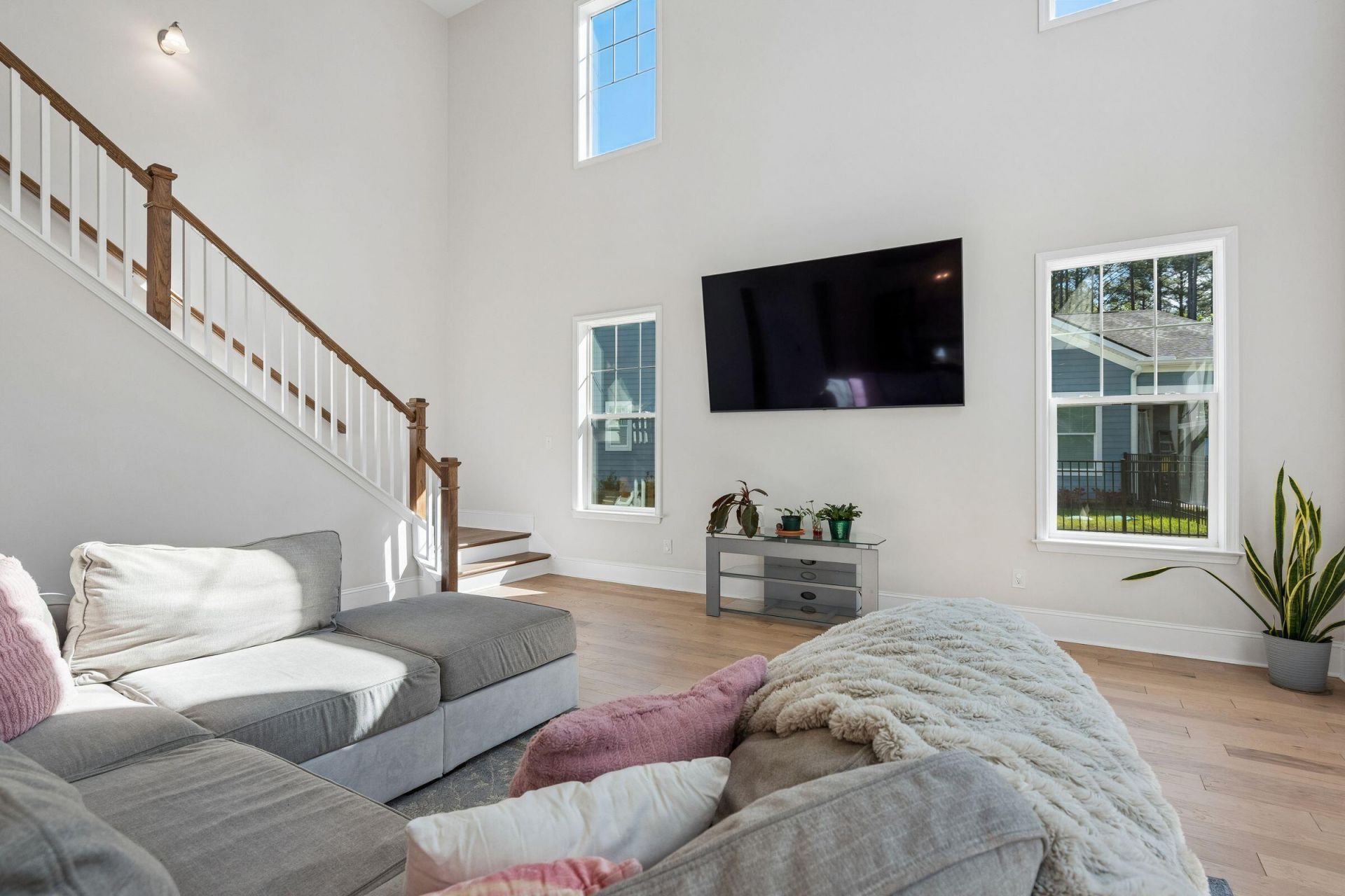 303 Theus Place Photo 13