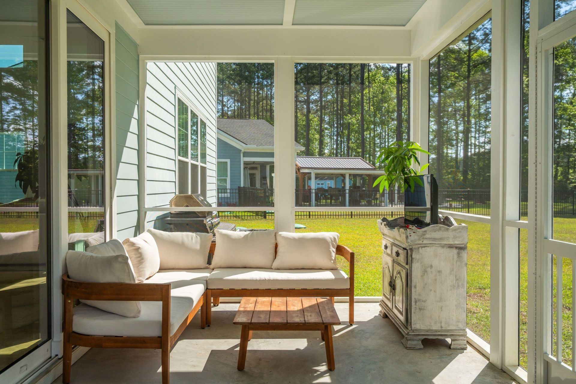 303 Theus Place Photo 42