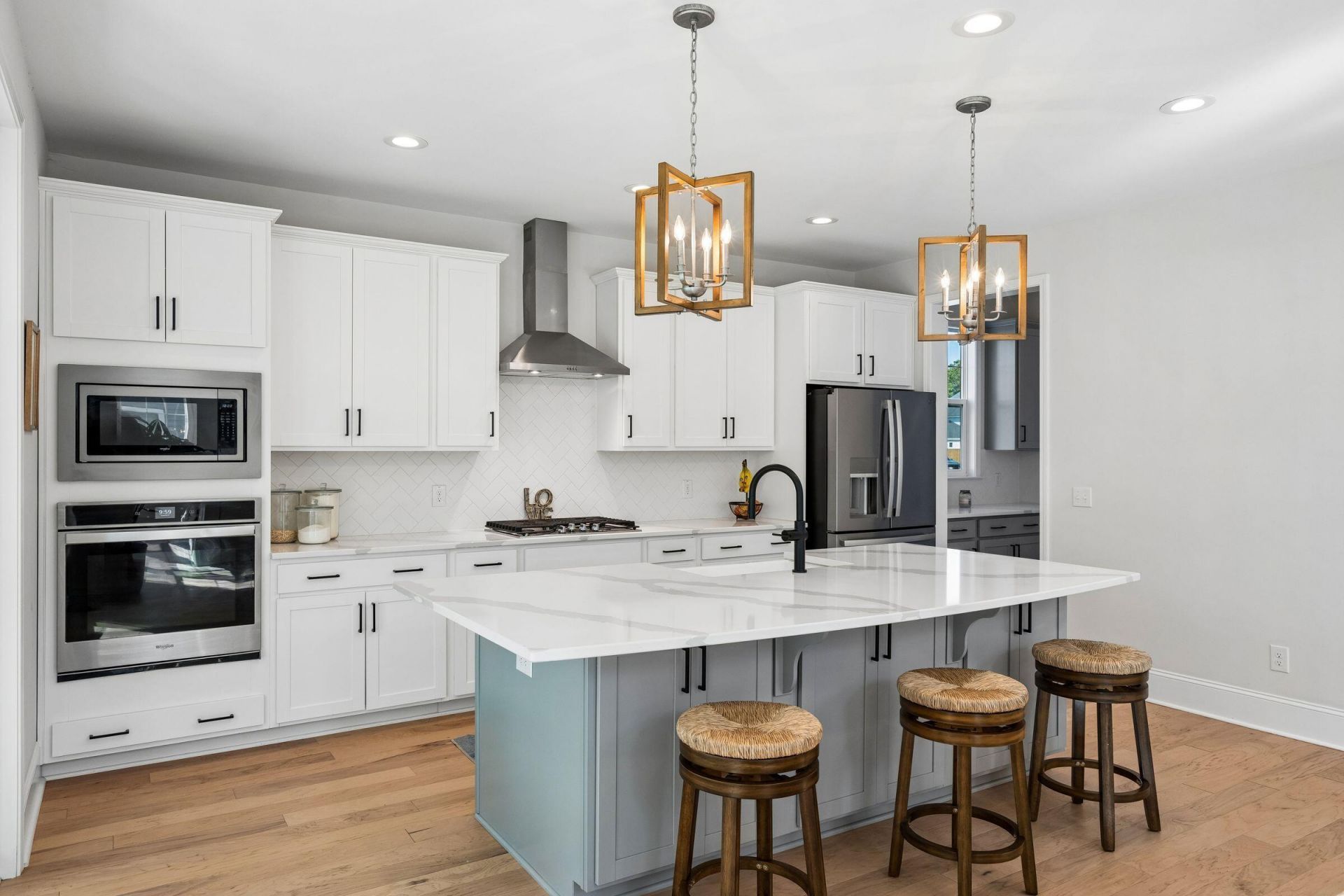 303 Theus Place Photo 6