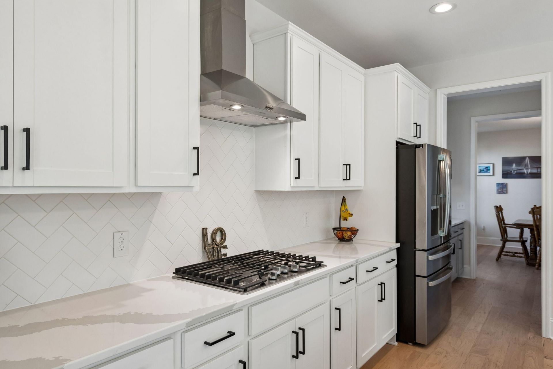 303 Theus Place Photo 8