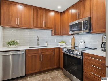 200 S 31st Avenue, Unit 4702, Omaha, NE 68131