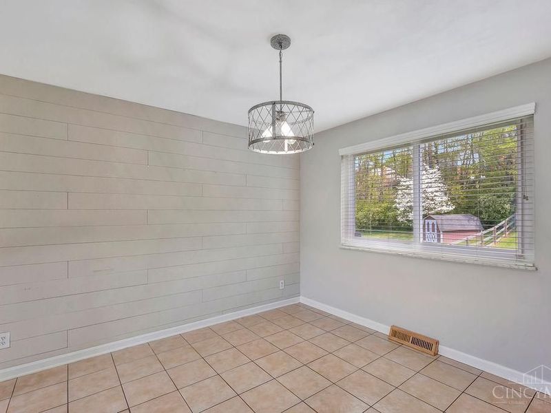 2416 Madonna Drive, Green Township, OH 45238 Photo 10