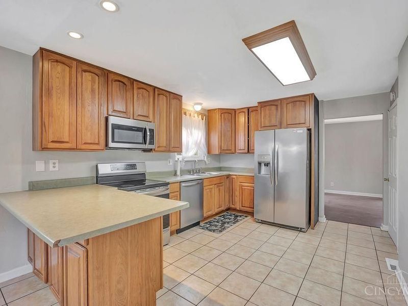 2416 Madonna Drive, Green Township, OH 45238 Photo 11