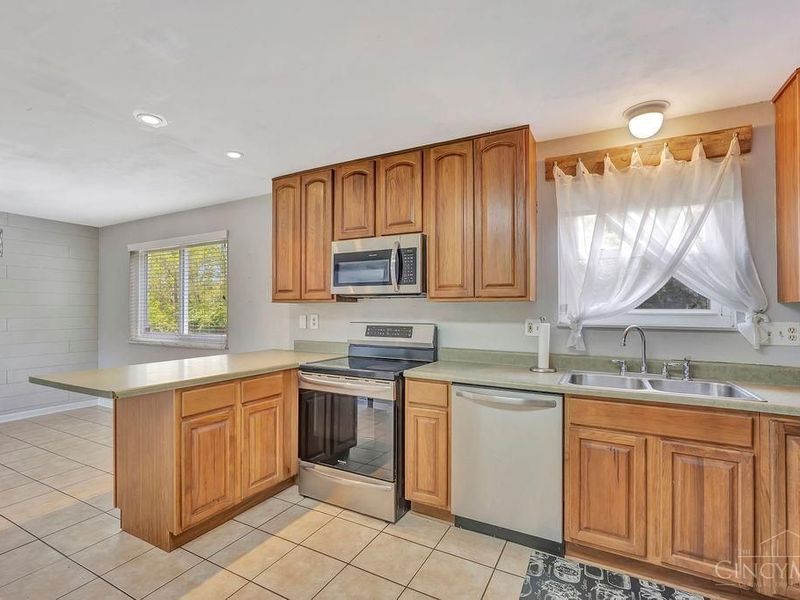 2416 Madonna Drive, Green Township, OH 45238 Photo 13