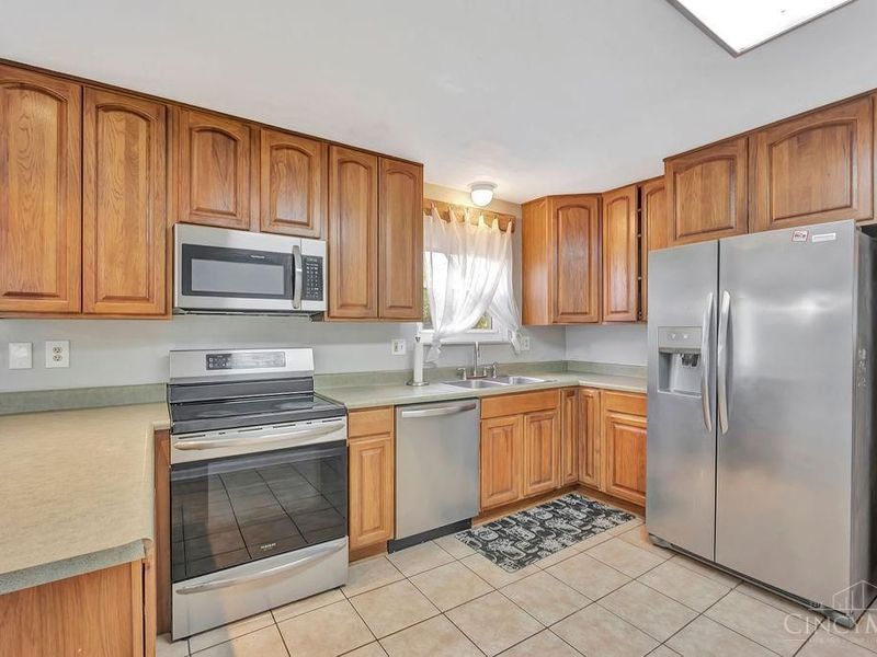 2416 Madonna Drive, Green Township, OH 45238 Photo 14