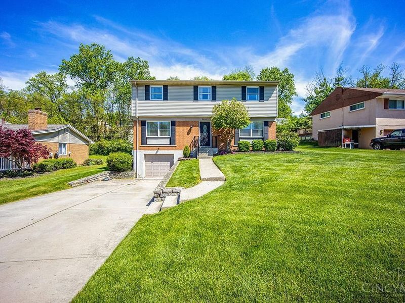 2416 Madonna Drive, Green Township, OH 45238 Photo 3