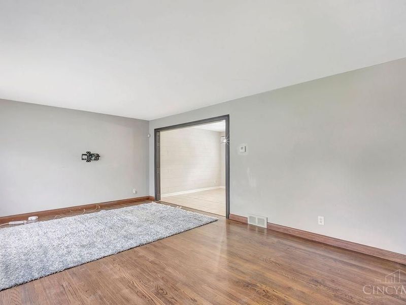 2416 Madonna Drive, Green Township, OH 45238 Photo 5