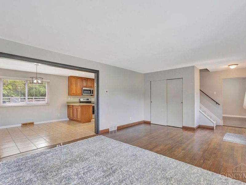 2416 Madonna Drive, Green Township, OH 45238 Photo 7