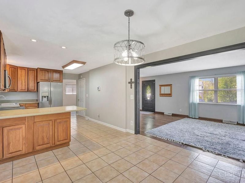 2416 Madonna Drive, Green Township, OH 45238 Photo 9