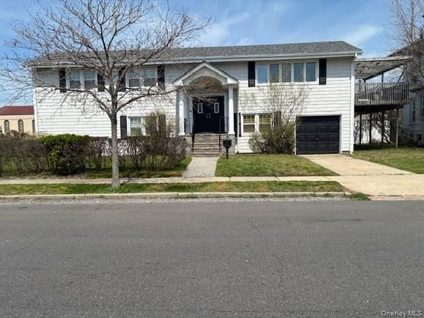 101 E Olive Street E, Long Beach, NY 11561