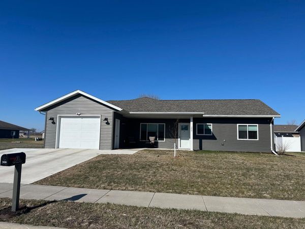 306 Oslo Avenue , Marshall, MN 56258