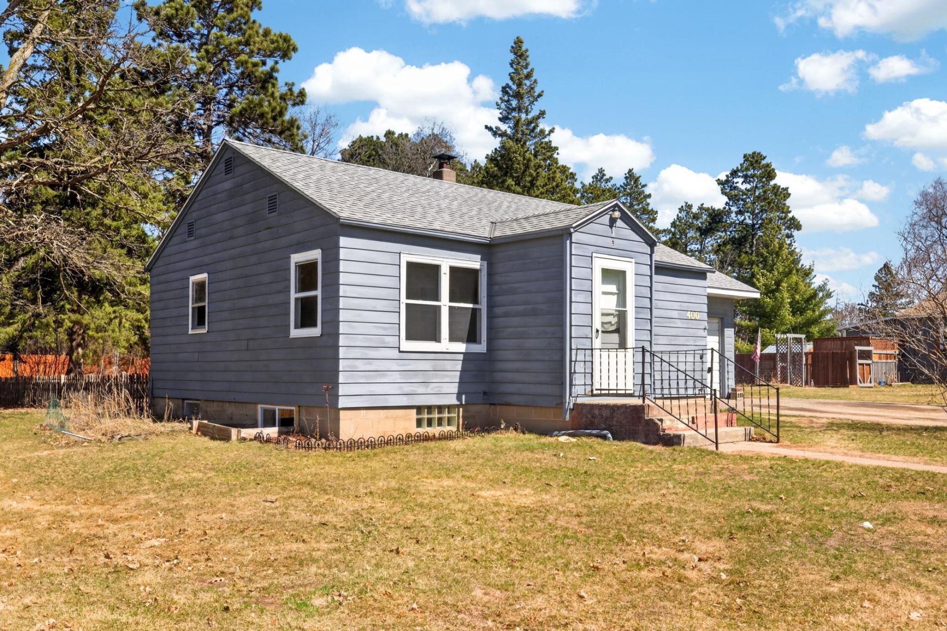 400 Main Street W, Nevis, MN 56467 Main Photo