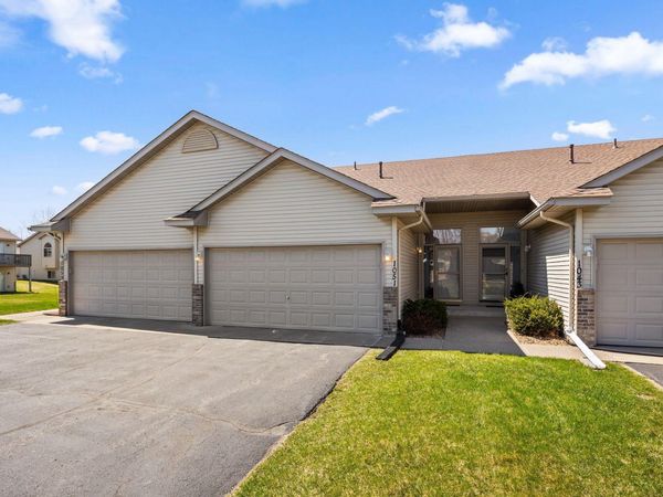 1051 Honeysuckle Lane SE, Cambridge, MN 55008