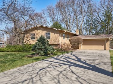 18500 22nd Avenue N, Plymouth, MN 55447