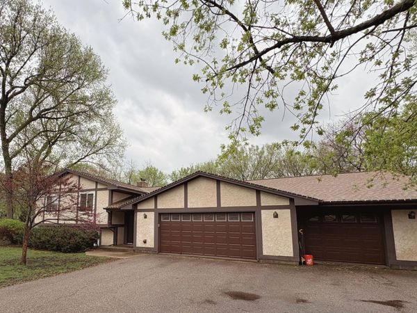 3920 Glendale Drive, Chanhassen, MN 55331