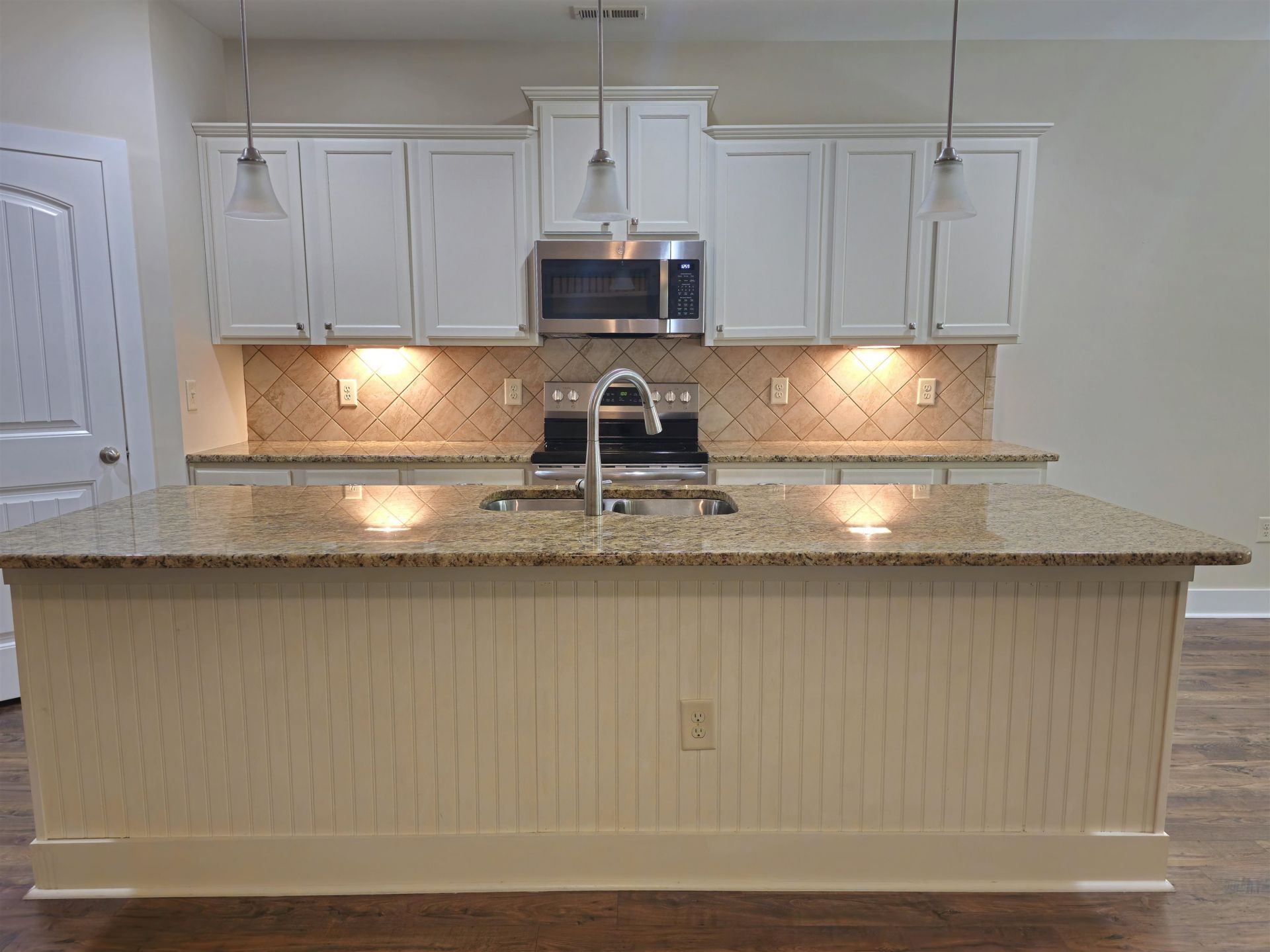 440 Shaftsbury Ln. Photo 7