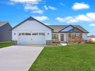 5711 Stone Briar Lane S, Tittabawassee Twp, MI 48623