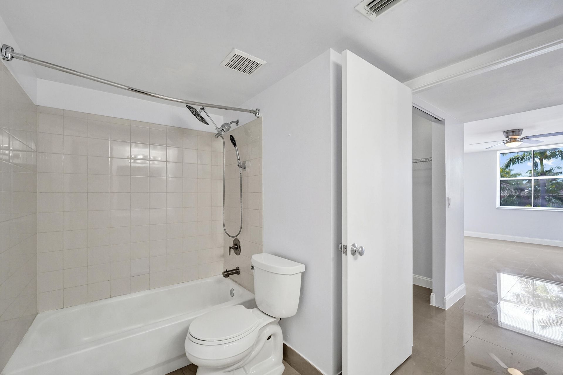 1450 SE 3rd Avenue, Unit 305, Dania Beach, FL 33004 Photo