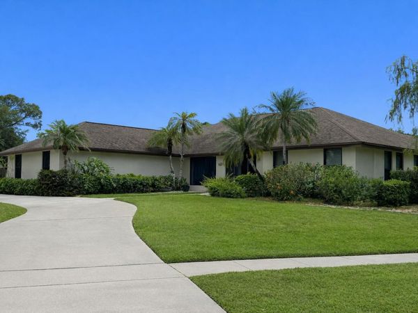 15220 Cedar Bluff Place, Wellington, FL 33414