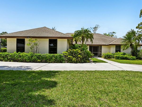 15220 Cedar Bluff Place, Wellington, FL 33414