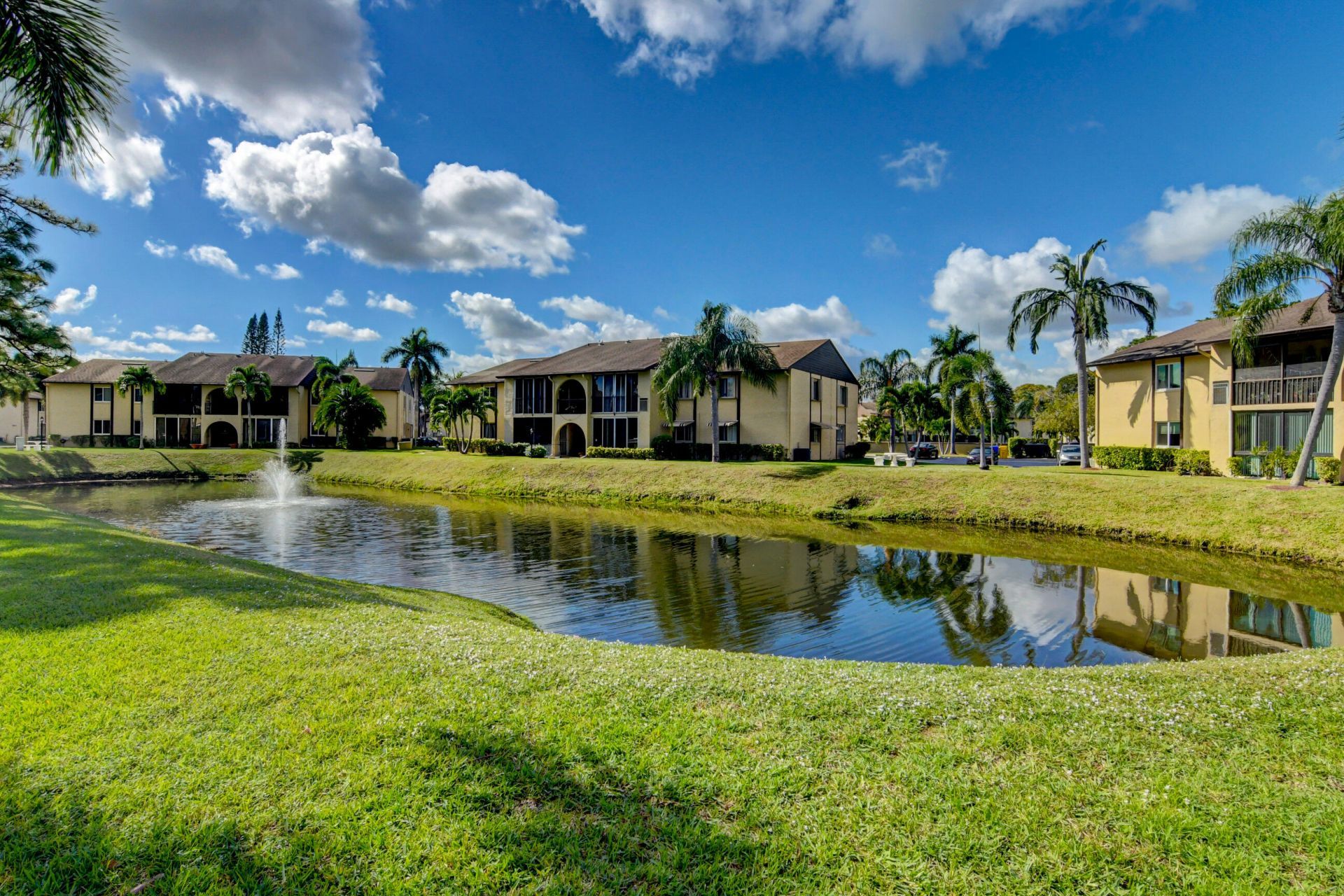 334 Pine Ridge Circle, Unit B-1, Greenacres, FL 33463 Photo