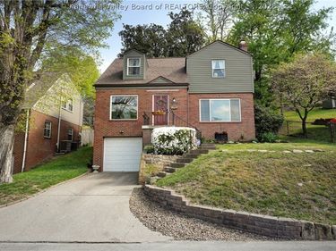 847 Lower Chester Road, Charleston, WV 25302