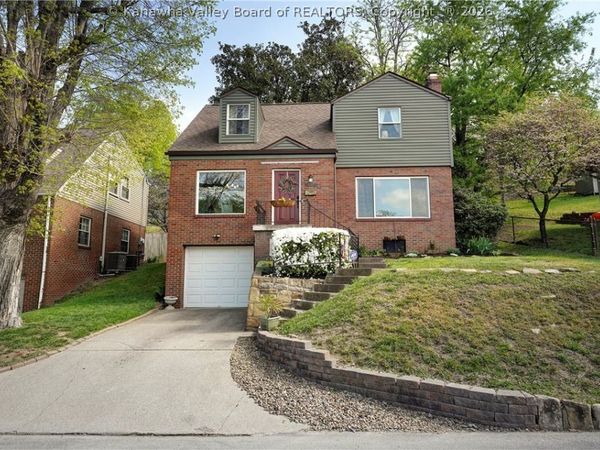 847 Lower Chester Road, Charleston, WV 25302