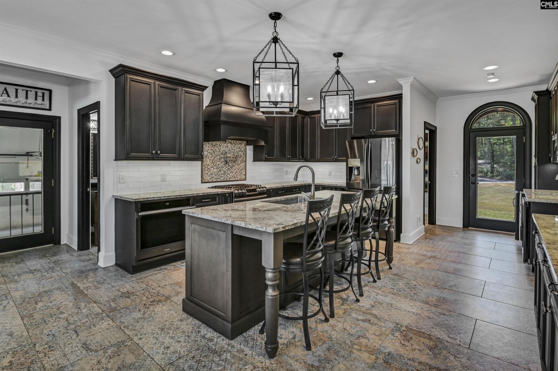 140 Woodbridge Drive  Photo 12