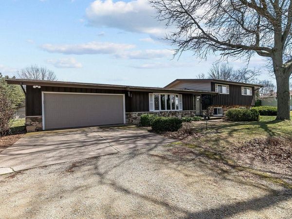 N956 NORTH ROAD, Hortonville, WI 54944