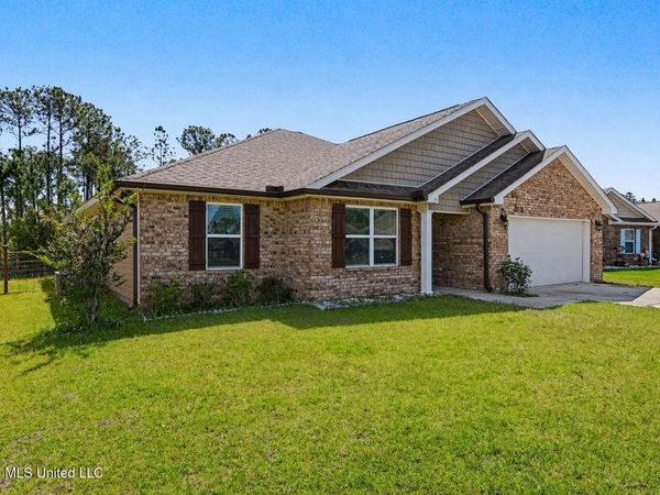 35 Whisperwood Lane, Ocean Springs, MS 39564
