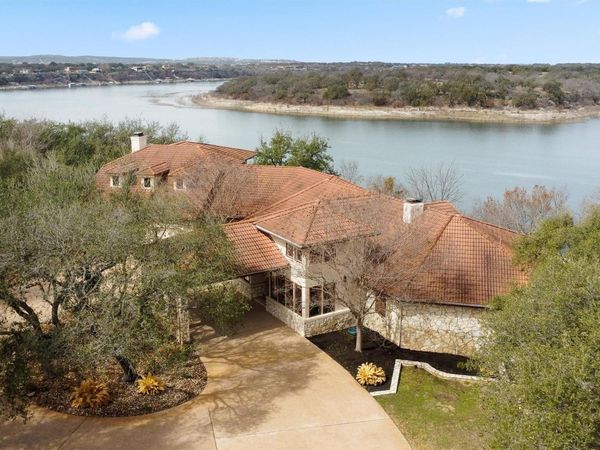 1600 Las Entradas DR, Spicewood, TX 78669