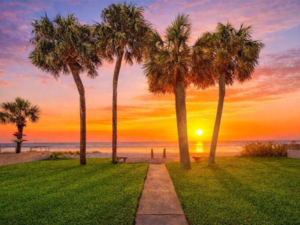 18206 SUNSET BOULEVARD , REDINGTON SHORES, FL 33708