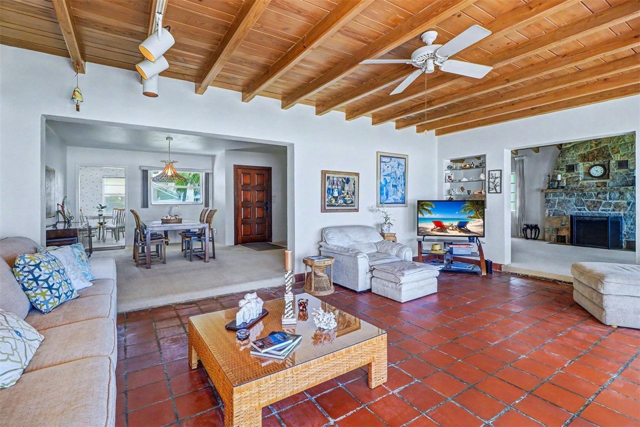 18206 Sunset Boulevard, Redington Shores, FL 33708 Photo