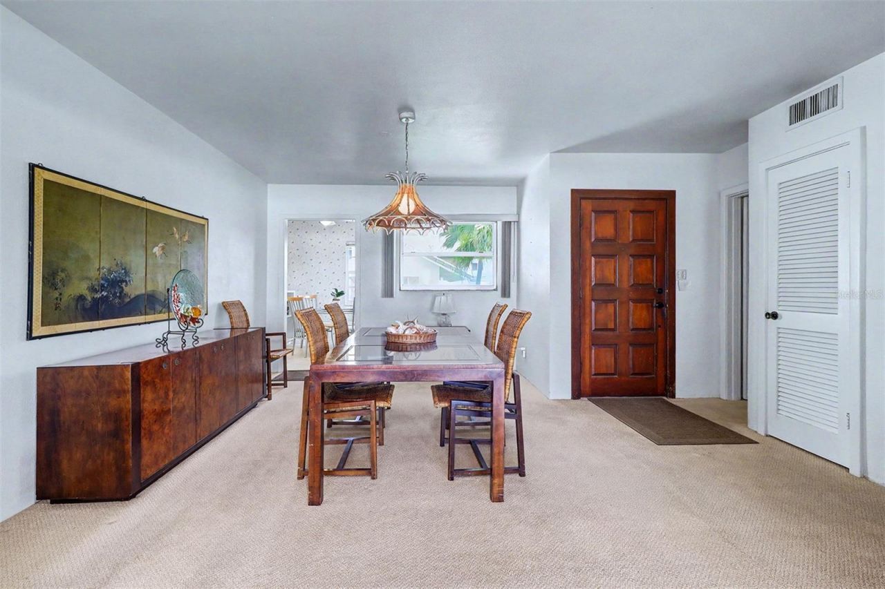 18206 Sunset Boulevard, Redington Shores, FL 33708 Photo