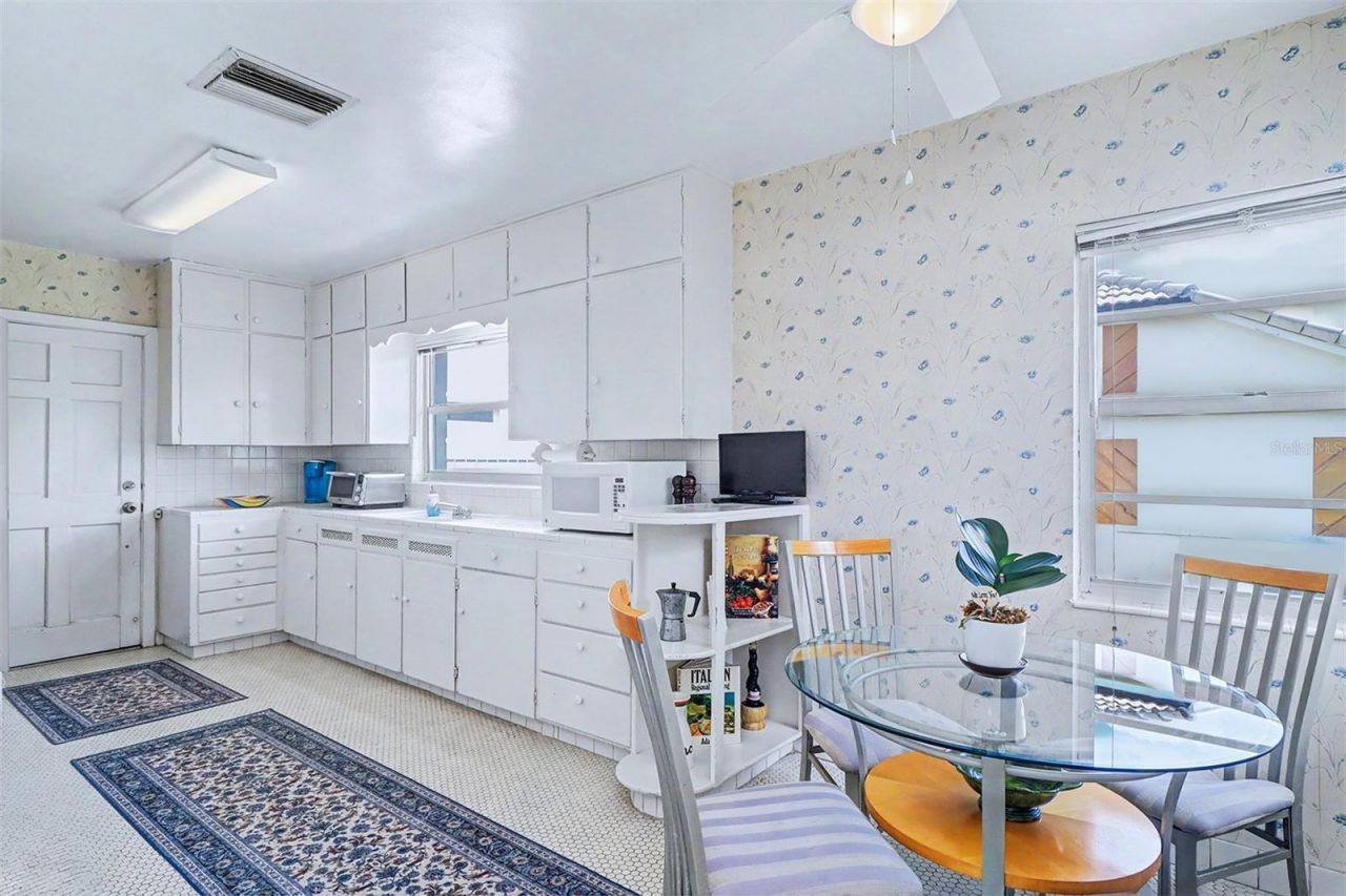 18206 Sunset Boulevard, Redington Shores, FL 33708 Photo